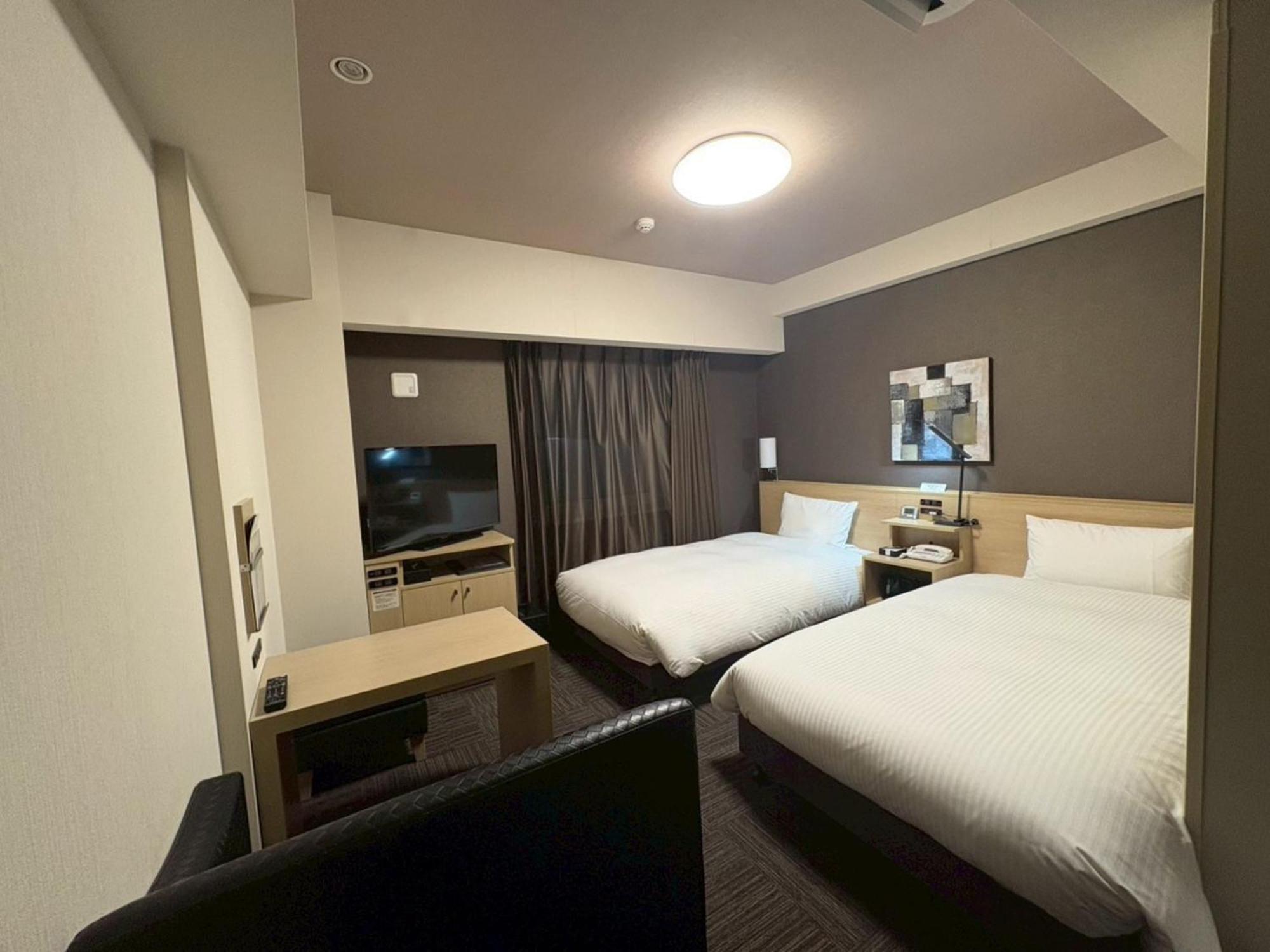 Hotel Route-Inn Higashihiroshima Saijo Ekimae Екстер'єр фото
