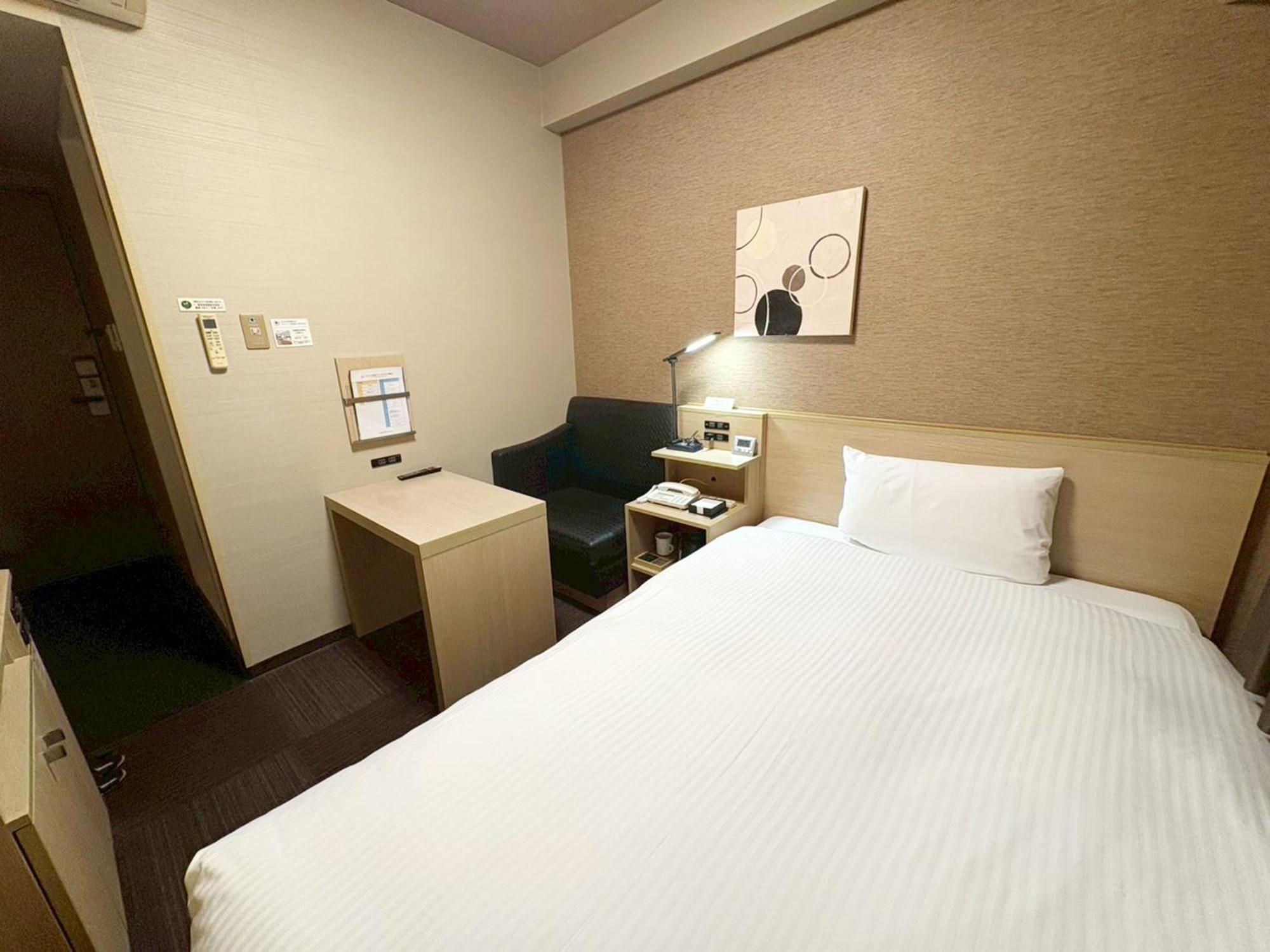 Hotel Route-Inn Higashihiroshima Saijo Ekimae Екстер'єр фото
